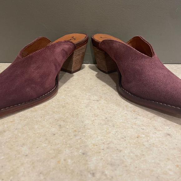FREE PEOPLE Anya Suede Block Heel Mules Burgundy Pointed Toe Boho Western - Picture 7 of 13